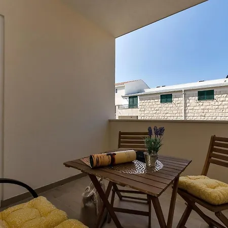 Rafael Apartment *