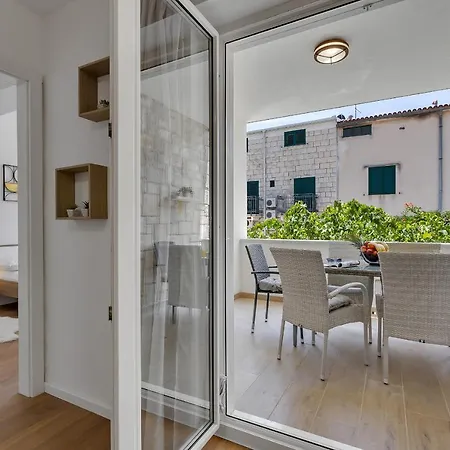 Rafael Apartment Makarska
