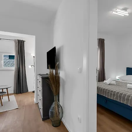 Rafael Apartment