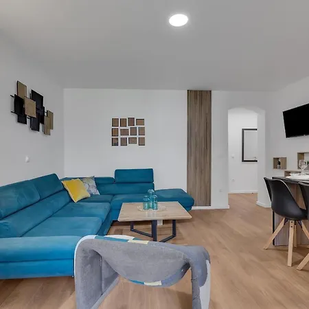 Apartment Rafael Makarska