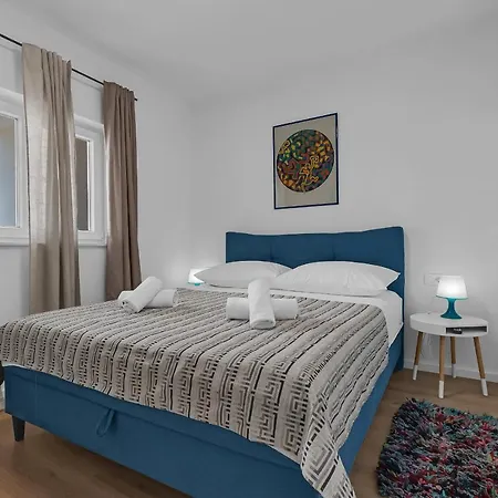 Rafael Apartment Makarska