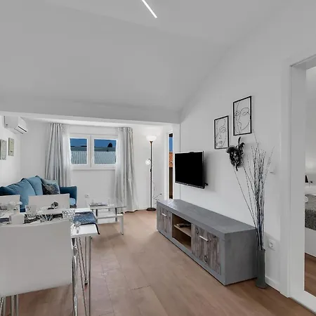 Rafael Apartment