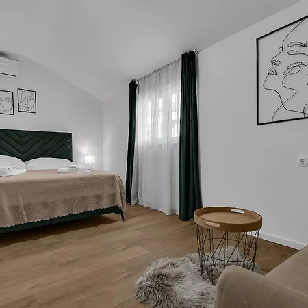 Rafael Apartment *